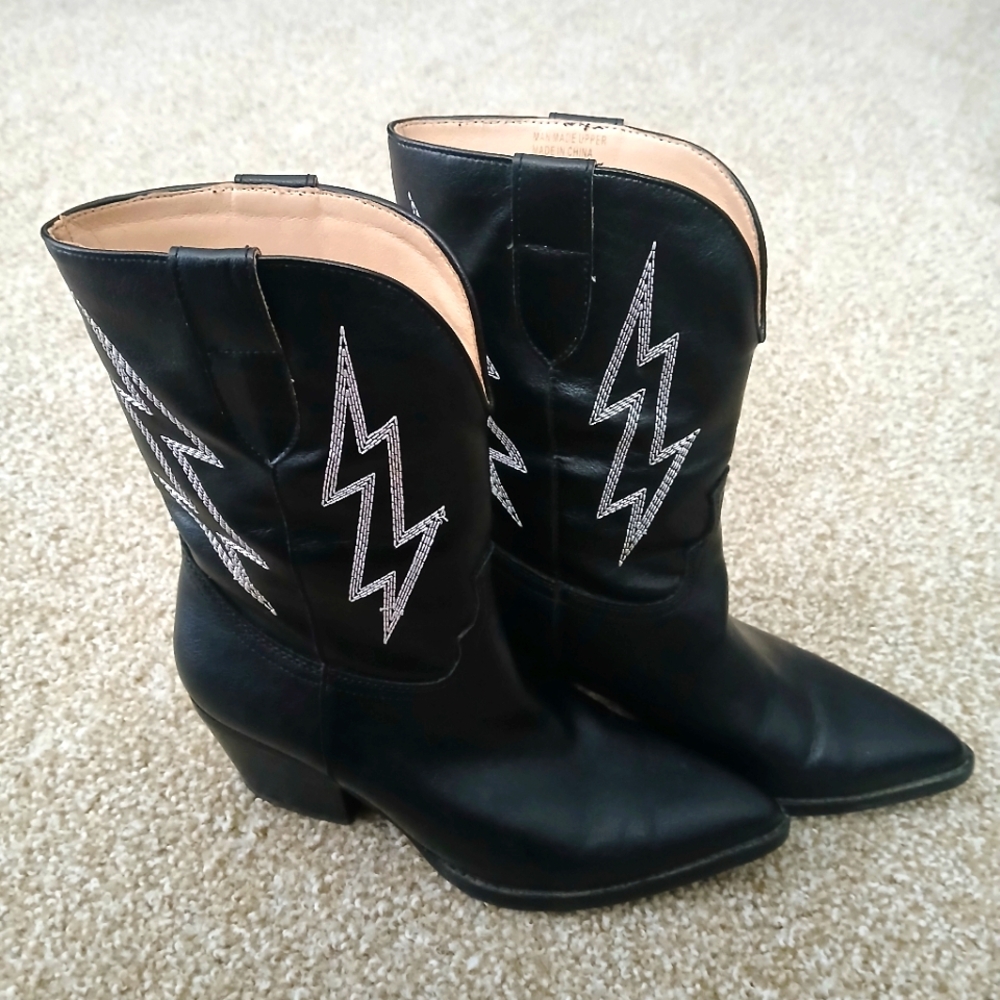 Black Lightening Bolt Cowboy Boots Women's 7B